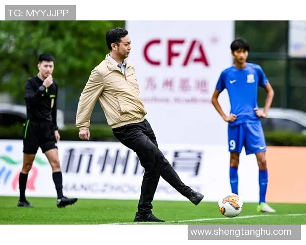 足球助力抗击疫情团结一心共克时艰的运动力量