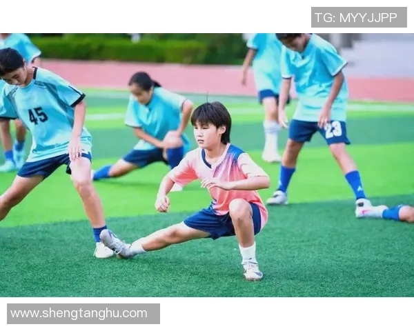 青梅足球:青春与梦想交织的绿茵场上拼搏与成长的故事 青梅足球:青春与梦想交织的绿茵场上拼搏与成长的故事